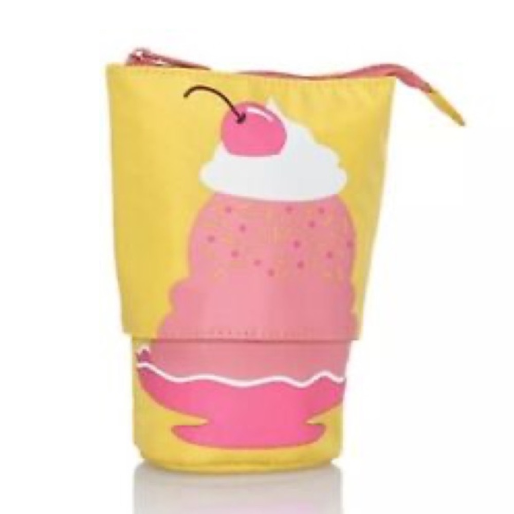 Hide & Peek Pouch Sundae Surprise